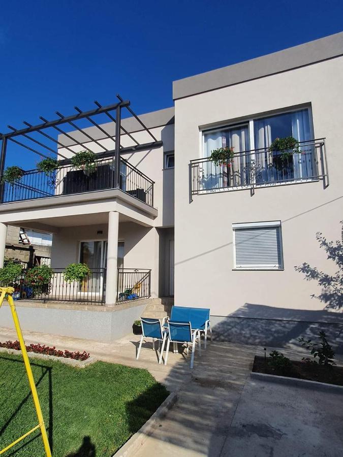 Apartments Mena Bibinje Exterior photo